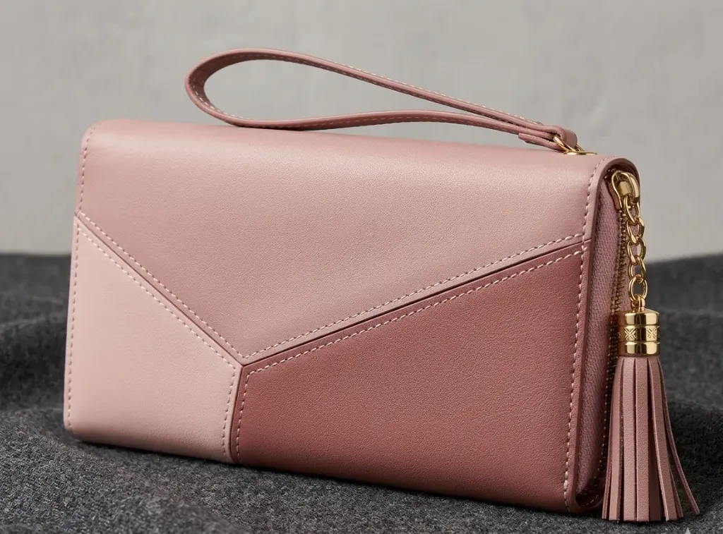 Aura Geometric Clutch